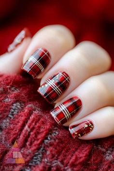 Get festive with these rich, red plaid nails! Perfect for Thanksgiving nail art, this timeless pattern gives you that effortlessly chic look for any fall gathering. Head over to NailHow.com for more Thanksgiving nail ideas. Don't forget to save this pin! 🍁🖤 Diy Plaid Nails, December Nails Ideas, Christmas Gel, December Nails, Festive Nail Art, Gold Glitter Nails