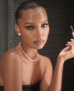 Jasmine Tookes Style, Jasmin Tookes, Soft Girl Makeup, Feminine Nature, Feminine Essence, Brown Girls Makeup, Chic Makeup, Jasmine Tookes, Glam Photoshoot