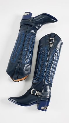 Custom Cowboy Boots Chic, Luxury Fitted Western Cowboy Boots, Leather Western Outfit, Vintage Cowboy Boots Aesthetic, Luxury Vintage Cowboy Boots, Luxury Leather Knee-high Cowboy Boots, Shoes Heels Classy