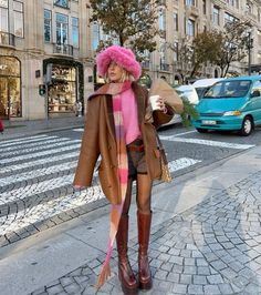 Nyc Fits Fall, Fall Pink Outfit, Netherlands Outfits, Easy Winter Outfits, Amsterdam Outfit, Eclectic Outfits, Nyc Fits, Look Grunge, Nyc Outfits