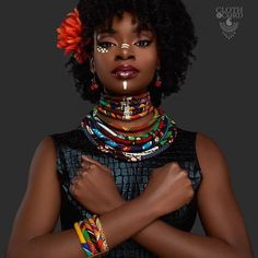 African Face Paint, Ankara Necklace, African Makeup, Ethno Style, Afrikaanse Mode, African Necklace, African Jewelry, African Beauty, Black Women Art