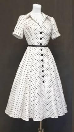 Polka Dot Frocks For Women, Long Gown Dress Party Wear Western, Women Dress Design, Simple Frock Design, Summer Outfits For Women, Simple Frocks, Casual Summer Outfits For Women, Women Dresses Classy, Fancy Dresses Long