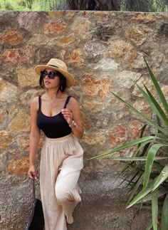 Goa Outfits, Vacation Outfits Women, Hawaii Outfits, Summer Holiday Outfits, Cruise Outfits, Casual Chic Outfit, June 15, Vacation Outfits