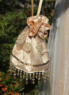 Handmade Regency/Edwardian purse. Made of golden satin, ivory tulle, laces and ribbon and lots of beads. Can be made in almost any colour. The bag matches exactly my golden  Edwardian dress dress that can be found here : https://www.etsy.com/listing/247408648/golden-edwardian-gown-titanic-dress Edwardian Wedding Dress, Titanic Dress, Edwardian Gowns, Victorian Purses, Anniversary Dress, Edwardian Wedding, Drawstring Purse, Wedding Bags, Regency Fashion