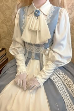 White Clothes Aesthetic, Servant Clothes, Prince Outfit, Fantasy Shirt, Old Fashion Dresses, Fairytale Dress, Vestidos Vintage, Fantasy Dress, 가을 패션