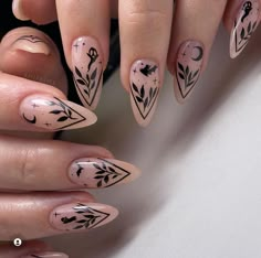 Fall Moody Nails, Halloween Wedding Nail Ideas, Easy Witchy Nails, Witchy Nails Halloween, Tattoo Art Nails, Witchy Nails Aesthetic, Witchy Acrylic Nail Designs, Black And Nude Halloween Nails, Autumnal Nail Art