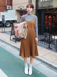 Japan Autumn Outfit, Spring Outfits Japan, Japan Outfits, Japan Outfit, Korean Girl Fashion, Long Dress Casual, Autumn Outfit, Korean Street Fashion, Korean Outfits