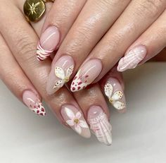 Lily Nails Designs, Aesthetic Nails Acrylic Summer, Lilly Nails, Shell Nail Art, Shell Nails, Lily Nails, Cheetah Print Nails, Bday Nails, N Nails