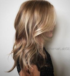 Light Brown And Golden Blonde Balayage Hair #WomenHairHighlightsColour Champagne Blonde Balayage, Tmavý Blond, Champagne Blonde, Ash Brown, Brown Blonde Hair, Long Blonde, Hair Color And Cut, Hair Color Balayage