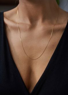 Simplistic Jewelry Aesthetic, Gold Neck Chain, Pandora Bracelet Designs, Simple Chain Necklace, Gold Minimalist Jewelry, Faberge Jewelry