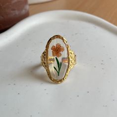 Beautiful Pressed Flower Ring Adjustable  18k Gold Plated Vintage Flower Rings, Wildflower Jewelry, Pearl Flower Ring, Rings With Stones, Fun Rings, Rings Cute, Victorian Style Rings, Flower Wedding Ring, Rainbow Ring