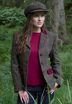 Spring Vintage Tailored Tweed Jacket, Vintage Tweed Jacket With Buttons, Vintage Plaid Tweed Jacket For Fall, Fitted Vintage Tweed Outerwear, Plaid Wool Tweed Jacket Vintage Style, English Country Fashion, Tartan Jacket, Harris Tweed Jacket, Brown Checkered