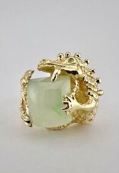 ad eBay - Amazing Natural Light Green Cabochon Jade Gemstones & Amazing 3D Dragon Design. Ring Size: 5.5 - Can Be Resized. 3d Dragon, Jade Dragon, Gold Light, Dragon Design, Green Jade, Jade Green, Eternity Ring, Natural Light, Antique Jewelry