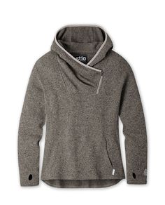 Made with 100% supply-chain-verified recycled material, this style presents a modern take on the classic hoodie. | Stio | Women's Sweetwater Fleece Hoodie, in Conifer Womens Outdoor Fashion, Pocket Princess, Beth Dutton, Fleece Hoodie Women, Adaptive Clothing, Winter Attire, Alpine Lake, Outdoor Fashion, Honeydew