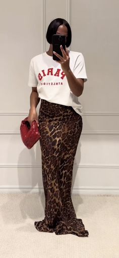 Satc Outfits 90s, Ootd Instagram Post Ideas, Silk Dress Street Style, Animal Print Slip Skirt, Perfect Date Night Outfit, Atlanta Day Outfits, Solo Date Outfit Black Women, Concert Outfit Fall Black Women, Everyday People Outfits