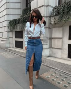 15+ simple denim skirt outfit ideas you will want to wear this Fall — ASHLINA KAPOSTA Stradivarius Denim Skirt, Midi Denim Skirt Outfit Fall, Skirt Outfit Fall, Jean Skirt Outfits, Skirt Tulle, Midi Skirt Outfit, Denim Skirt Outfits