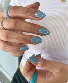 Summer Nails Pale Skin, Trending Nail Colors 2024, Solid Color Nails Summer, Mail Inspo 2024 Summer, Solid Color Nails, Cute Simple Nails, Elegant Nails