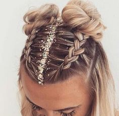 Nye Hairstyles, Peinados Fáciles Para Cabello Corto, Penteado Cabelo Curto, Festival Hair, Holiday Hairstyles, Short Hairstyle, Glitter Hair, Black Braids, Box Braids Hairstyles