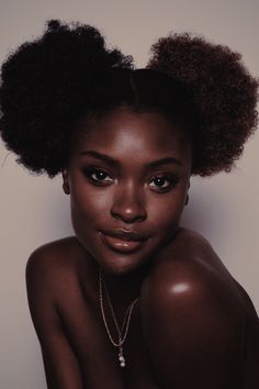 Aesthetic Afro, Afro Model, Heads Drawing, Face Practice, Dark Skin Models, Lookism Webtoon, Pelo Afro, Dark Skin Beauty, Black Person