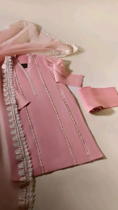 Pakistani Fashion Casual, Pakistani Fashion Party Wear, Salwar Kamiz, Casual Wear Dress, Kurti Designs Party Wear, Simple Pakistani Dresses, Designer Party Wear Dresses, Designer Dresses Casual