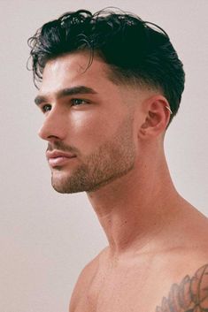 Thick Hair Styles For Men, Young Men Haircuts, Low Skin Fade, Low Fade Haircut, Men Haircut Curly Hair, Taper Fade Haircut, Tapered Haircut