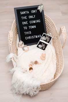 We are adding another little member to the family, this Christmas🎄✨🥰 Pregnancy Announcement Photography, Vom Avea Un Copil, Second Baby Announcements, Mom Pregnancy Announcement, Pregnancy Announcement Pictures, Baby Announcement To Husband, Pregnancy Announcement Photoshoot