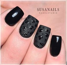 Black Manicure Ideas Short Nails, Fall Nails 2024 Black, Black Leopard Nail Designs, Animal Print Gel Nails, Black Nails With Leopard Design, Black And Leopard Print Nails, Black Animal Print Nails, Black Leopard Print Nails