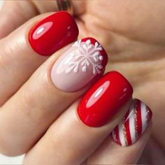 Paint Nails At Home, Easy Nails At Home, Nails At Home Easy, How To Paint Nails, Simple Nail Art Ideas, Color Changing Nail Polish, All Nail Shapes, Christmas Nails Designs, Nail Art New