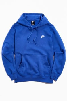 Nike Sportswear Club Fleece, Cute Nikes, Nike Sweatshirts, Cute Everyday Outfits, Nike Hoodie, Fleece Sweatshirt, Preppy Outfits, Nike Outfits