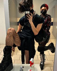 Goth Twink Outfits, Gay Club Outfit, Gay Outfits, Masc Fashion, Gender Fluid Fashion, Queer Fashion, Mens Tights, Creation Couture