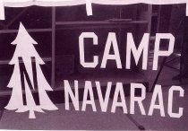 there is a sign that says camp navarac