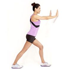 Calf stretch - Exercises That Help Prevent Knee Pain Healthy Knees, Shin Splint Exercises, Knee Strengthening Exercises, How To Strengthen Knees, Calf Exercises, Knee Pain Exercises, Calf Stretches, Knee Exercises, Shin Splints