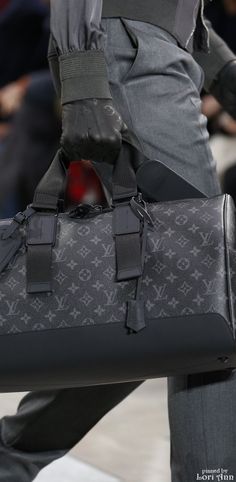 Louis Vuitton Fall 2016 Mens Louis Vuitton, Louis Vuitton Taschen, Louis Vuitton Luggage, Louis Vuitton Men, Mens Fall, Vuitton Bag, Louis Vuitton Bags, Fall 2016, Lv Bag