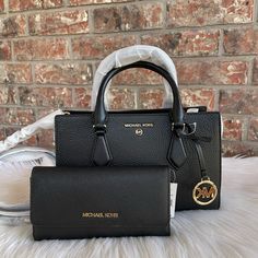 New With Tag 100% Authentic Black Purse Michael Kors, Black Michael Kors Crossbody Purse, Michael Kors Black Shoulder Bag With Zipper, Wfh Office, High End Handbags, Luxury Michael Kors Bag With Silver-tone Hardware, Satchel Tote Bag, Bday Gifts, Michael Kors Black Shoulder Bag With Gold-tone Hardware