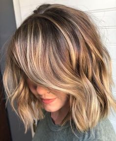 Amazing lob textured haircut with beautiful blonde highlights Short Hair Summer 2023, Shaggy Long Bob For Fine Hair, Tousled Lob, Rambut Brunette, Textured Haircut, Choppy Bob, Dark Hair With Highlights, Brown Hair With Blonde Highlights