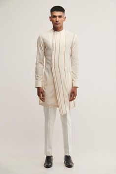 Indowestern Outfits For Men, Kurta Designs Men's, Men Aesthetic Outfits, Layered Kurta, Cotton Kurta Set, Wedding Kurta For Men, Kurta Patterns, Kurta Set For Men