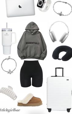 Cute Outfits For Traveling, Cute Plane Outfit, Cute Airport Outfit Summer, Outfits For Flying, Airplane Fits, Cute Traveling Outfits, Airport Essentials, Cute Airport Outfit, Airport Outfit Summer