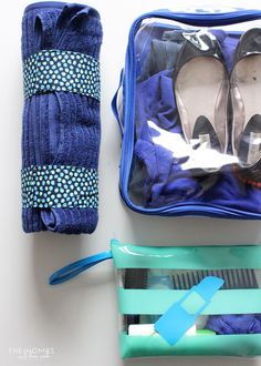 Shower Bag For Gym, Gym Bag Organization Ideas, Gym Shower Hacks, Gym Shower Bag, Gym Shower Essentials, Gym Locker Organization, Showering At The Gym, Gym Bag Essentials Women, Gym Bag Organization