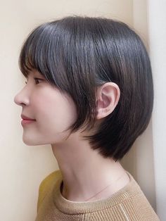 layered bob with side bangs Hairstyles With Bangs Korean, Layered Bob With Side Bangs, Korean Side Bangs, Cute Hairstyles With Bangs, Bangs Korean, Large Hair Rollers, Bob With Side Bangs, Japanese Short Hair