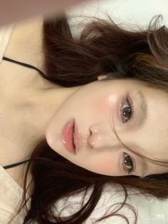 Natural Glowy Makeup Asian, Tut Makeup, Glass Skin Makeup, Glowy Skin Makeup, Korean Natural Makeup, Korean Makeup Look, Extra Outfits, Douyin Makeup