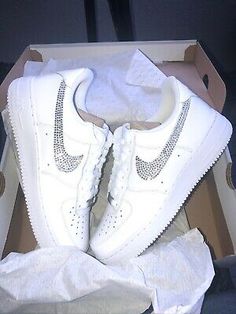 Swarovski Nike, Bedazzled Shoes, Nike Signs, Crystals Wedding, White Air Force 1, Nike Shoes Air Force, Wedding Sneakers, Custom Nike Shoes, Wedding Shoes Bride