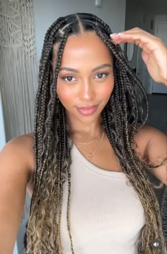 Cute Summer Braided Hairstyles, Blond And Black Box Braids, Braids For Spanish Women, Summer Box Braids Colors, Vacation Hair Braids, Summer Hairstyles For Black Women Braids, Braids On Light Skin Women, Light Brown Curly Hair Black Women, Box Braids With Blonde