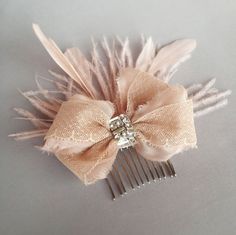 Facinators Wedding, Diy Fascinator, Decorative Hair Pins, Hair Pins Diy, Headbands For Short Hair, Hairpin Lace Crochet, Hair Bow Holder, Rhinestone Bow