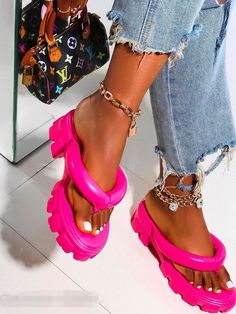 Pink Clip, Toe Slippers, Platform Flip Flops, Flip Flops Style, Outdoor Slippers, Summer Slippers, Shoe Tags, Style Japonais, Beach Flip Flops