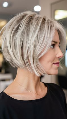 Sporty Bob Haircut, Soft Stacked Bob Haircut, Angled Short Bob Haircuts, Short Bob Haircuts With Side Bangs, Short Bob Fine Hair Straight, Chin Length Bob With Side Swept Bangs, Chin Length Hairstyles For Fine Hair, Short Hair Bobs 2024, Bob Round Face Fine Hair