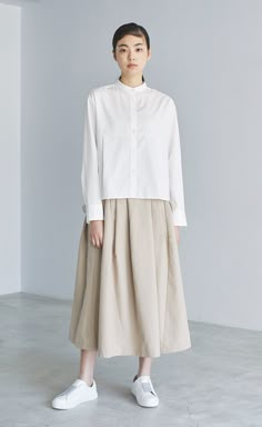 Tunik Linen, Japanese Minimalist Fashion, French Capsule Wardrobe, Muji Style, Rok Outfit, Smart Casual Women, Minimalist Fashion Women, Linen Fashion, Oversize Fashion