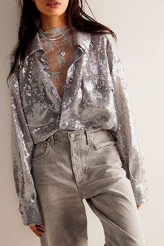 Disco Margarita Button Down Button Down Style, Denim On Denim, Sequin Shirt, Disco Outfit, Looks Street Style, Menswear Inspired, 가을 패션, Mode Inspiration, Outfit Casual