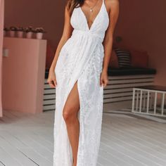 Purchased For My Engagement Photoshoot On The Beach, Didn’t Receive The Package On Time. White Maxi Dress With Stretchy Waist. Size Small But Runs Bigger. Could Fit A Medium. Elegant White Maxi Dress For Holiday, Fitted V-neck Dress For Beach Wedding, White Maxi Length Holiday Dress, Chic White Maxi Dress For Holiday, Engagement Dress White, Beach Dress Photoshoot, Casual Beach Wedding Dress, Casual Beach Wedding, Beach White Dress