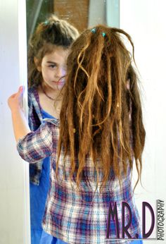 I so like that kids do dreads too. :) White Girl Dreads, White Dreads, Knotty Hair, Natural Dreadlocks, Unique Hair Clip, Natural Hair Bride, Hippie Hair