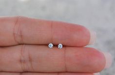 High Quality Cz Stud Earrings. Tiny Stud Earrings. Sterling Nose Piercing Stud Diamond, Small Diamond Stud Earrings, Gold Earrings For Kids, Cute Nose Piercings, Hand Jewelry Rings, Flower Jewelry Designs, Earrings For Kids, Nose Piercing Stud, Cute Nose